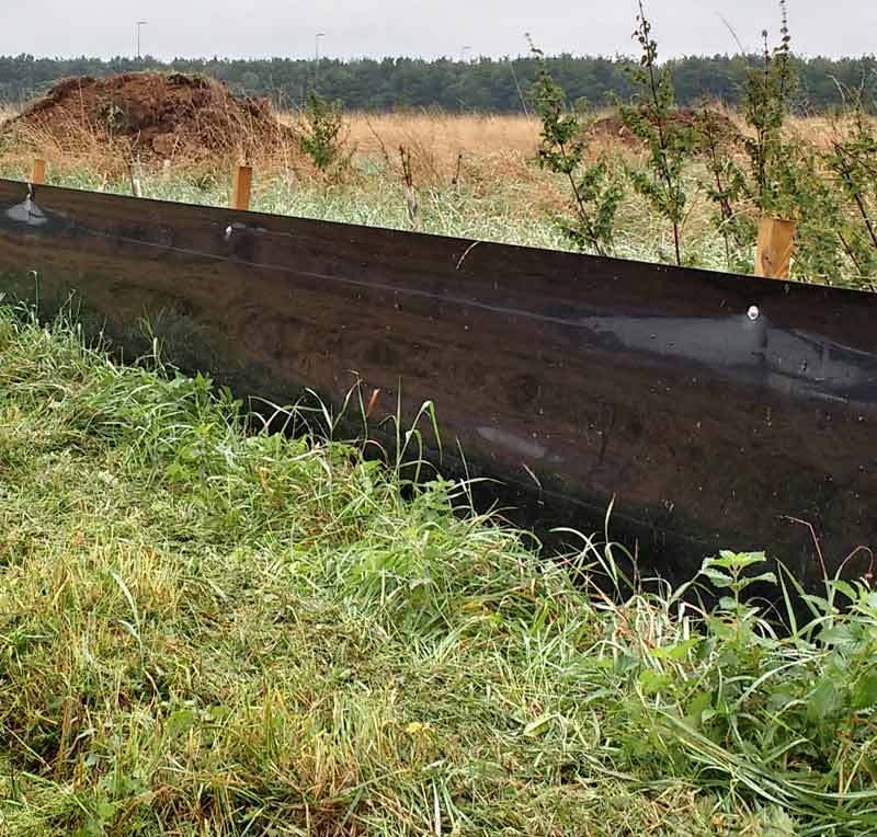 Permanent fence sheet